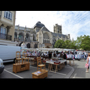 Flohmarkt vor der Kathedrale Saint-Jacques in Dieppe